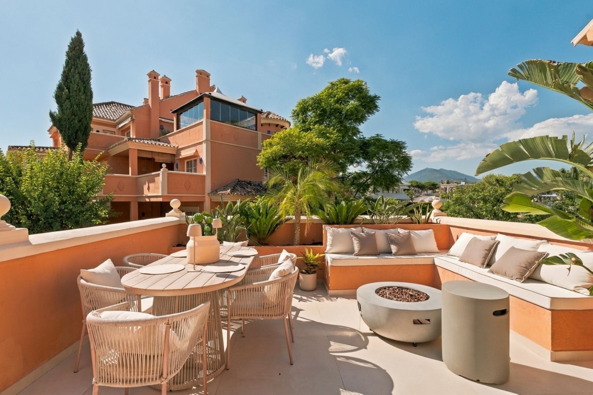 Resale - apartment - Marbella - Nueva Andalucía