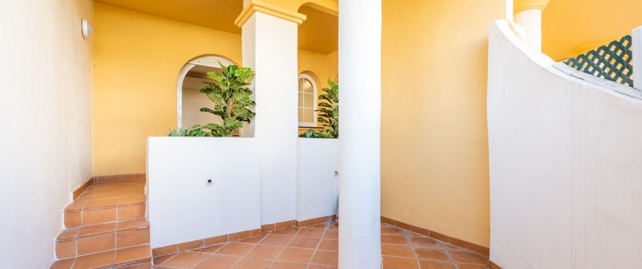 Resale - apartment - Marbella - Nueva Andalucía