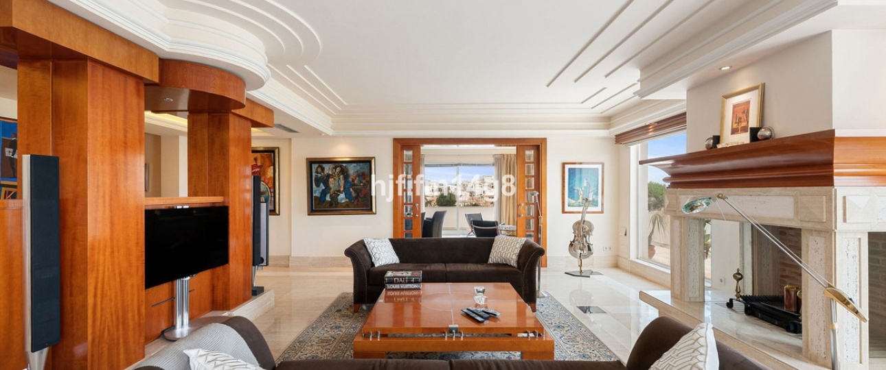 Resale - apartment - Marbella - Nueva Andalucía