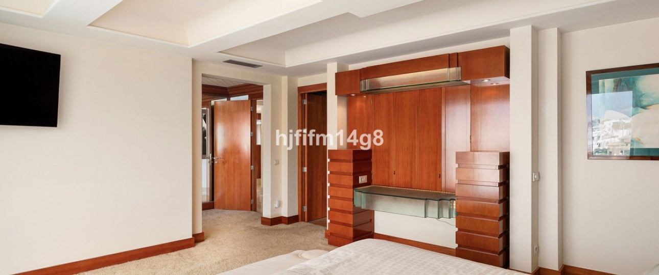 Resale - apartment - Marbella - Nueva Andalucía