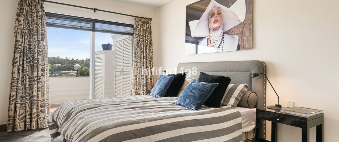Resale - apartment - Marbella - Nueva Andalucía
