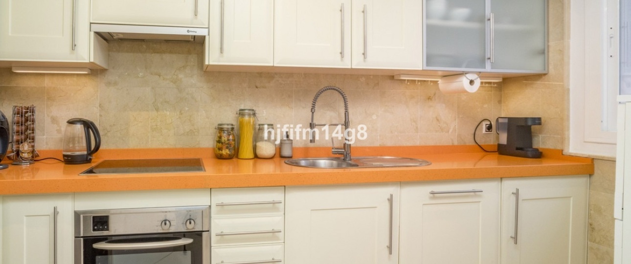 Resale - apartment - Marbella - Nueva Andalucía