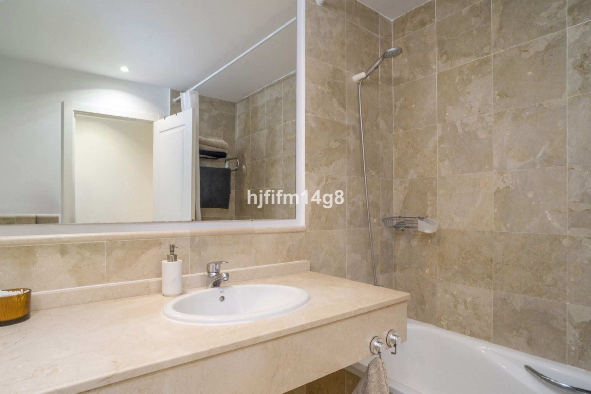 Resale - apartment - Marbella - Nueva Andalucía