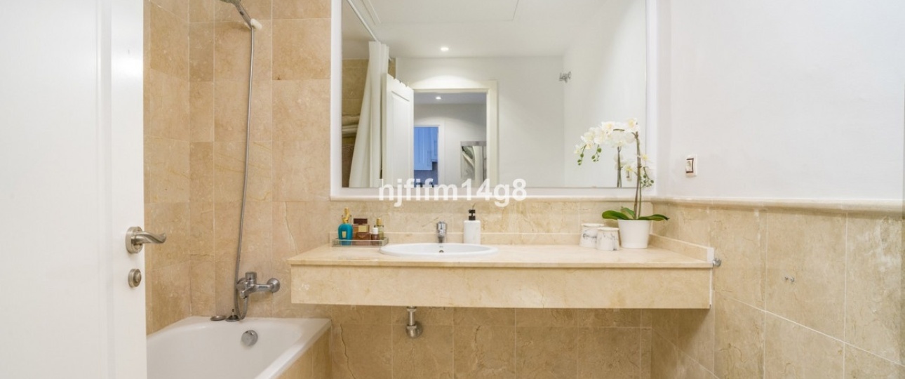 Resale - apartment - Marbella - Nueva Andalucía