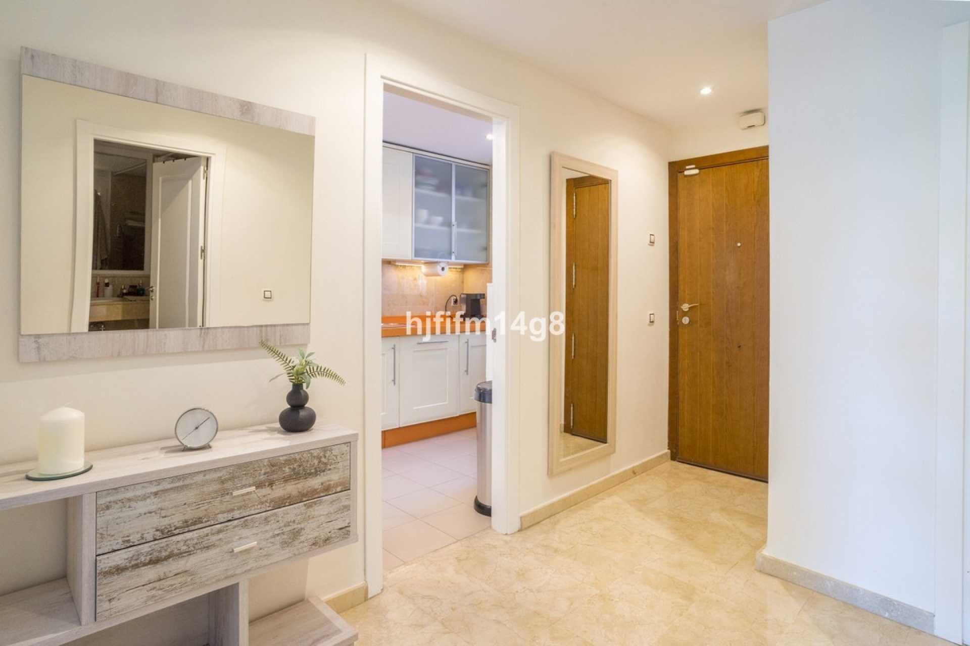 Resale - apartment - Marbella - Nueva Andalucía