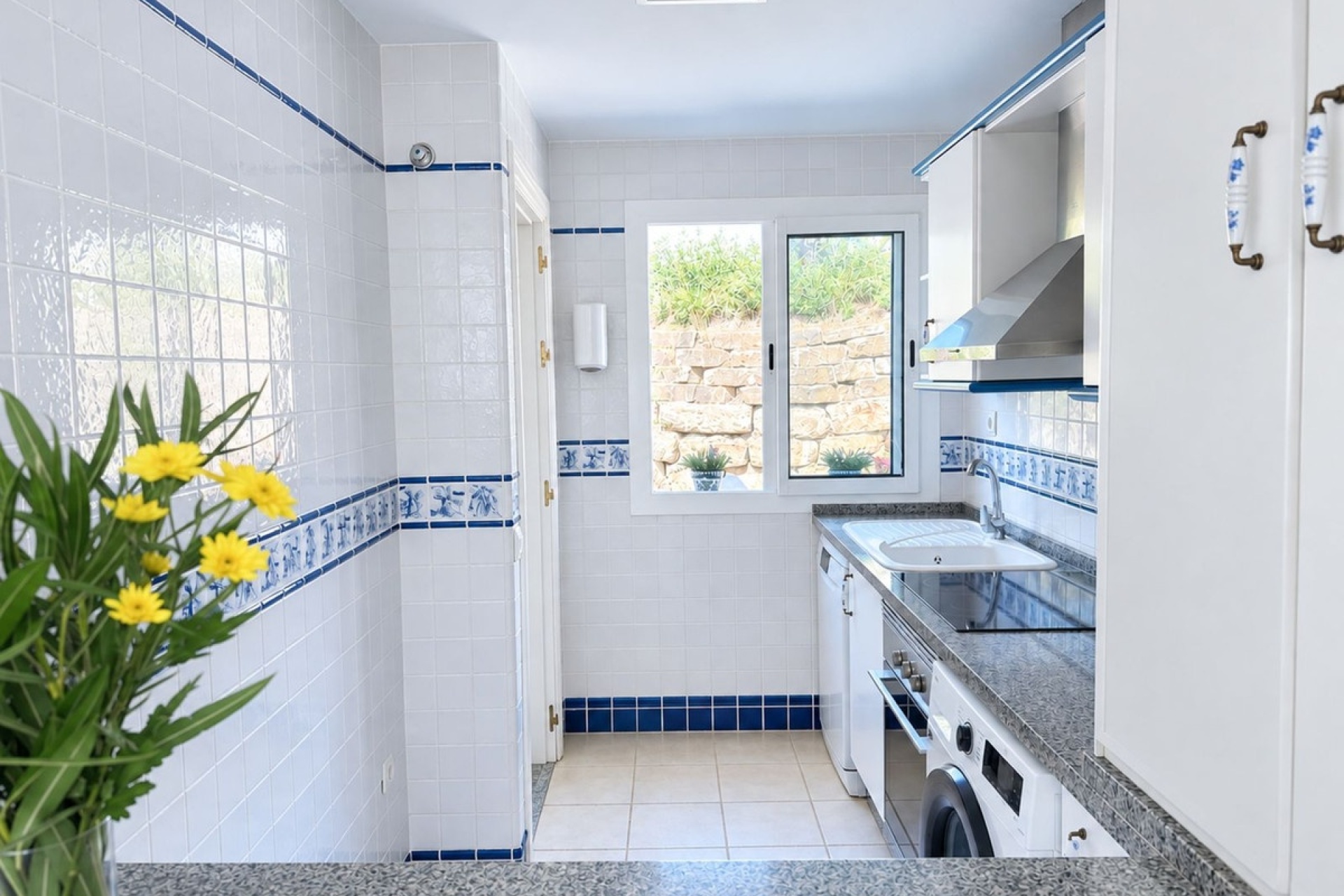 Resale - apartment - Marbella - Nueva Andalucía