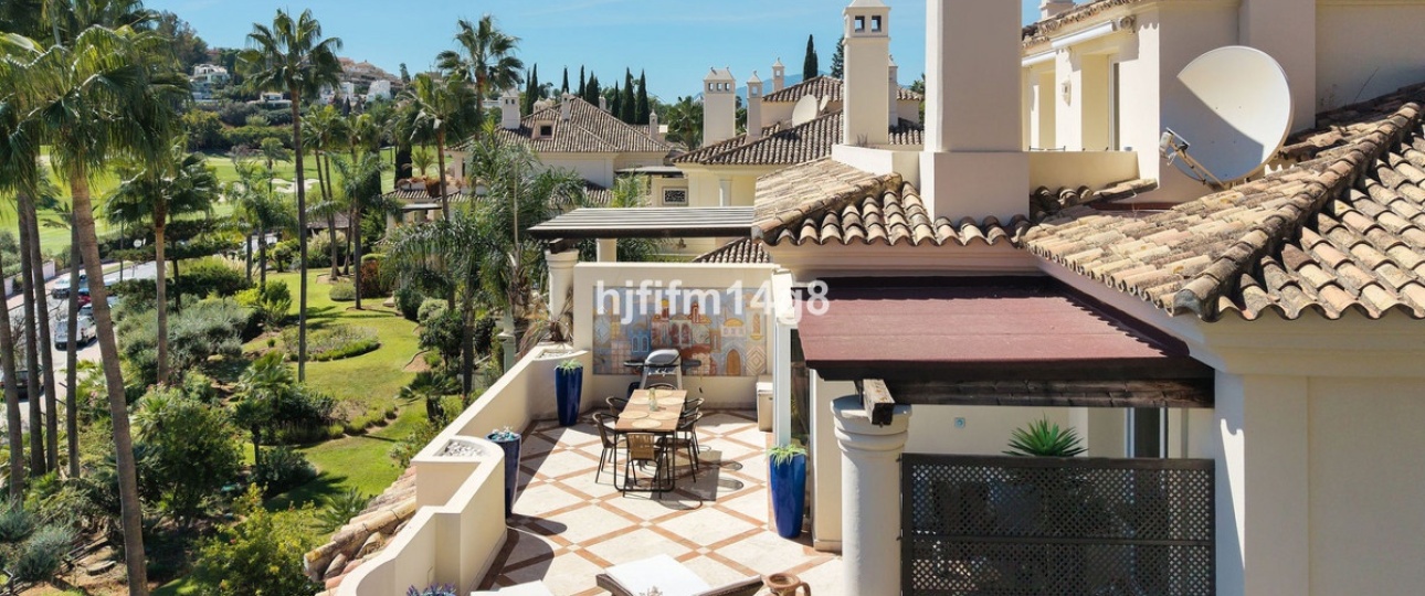 Resale - apartment - Marbella - Nueva Andalucía