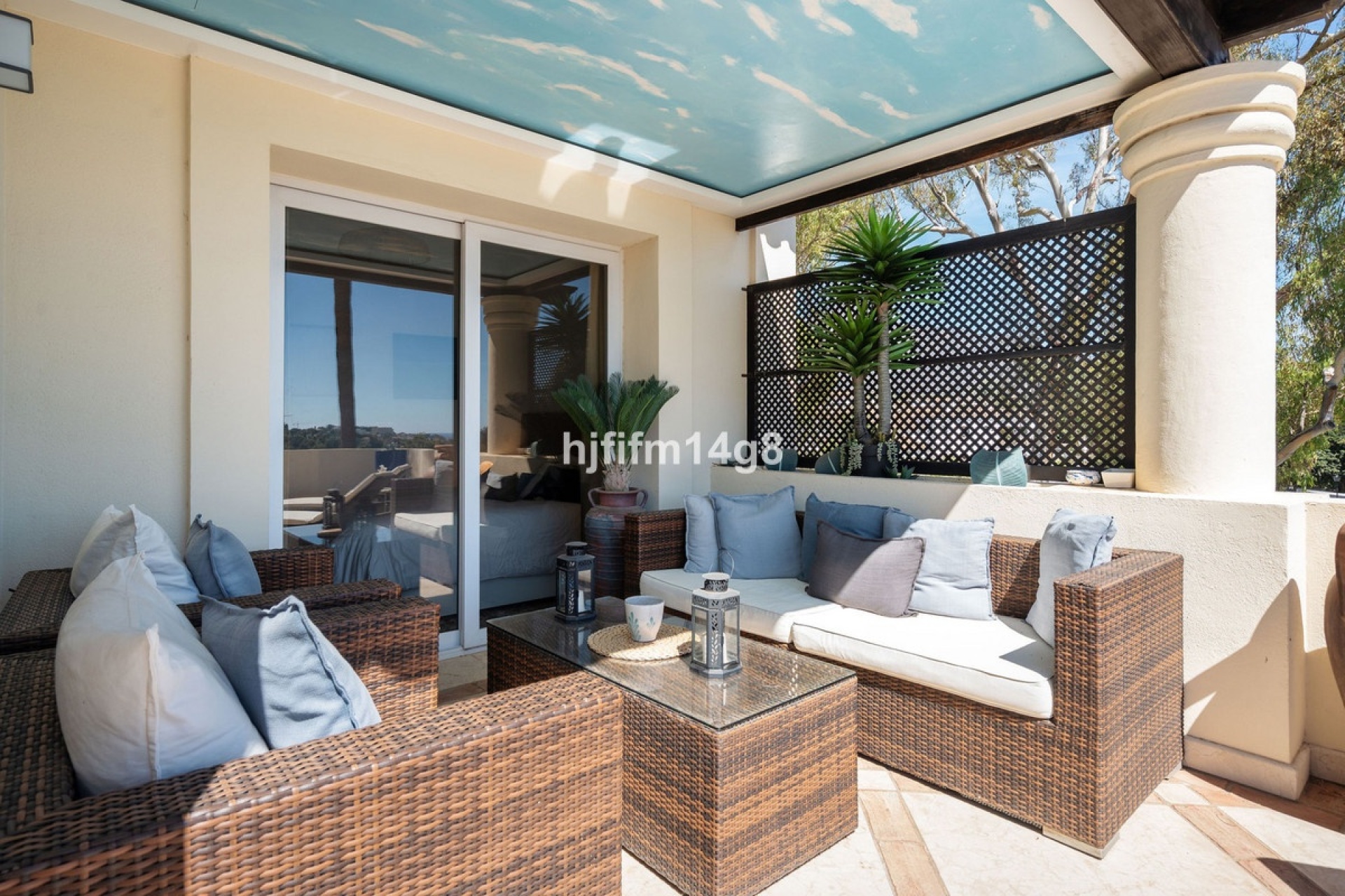 Resale - apartment - Marbella - Nueva Andalucía