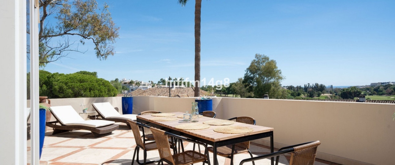 Resale - apartment - Marbella - Nueva Andalucía