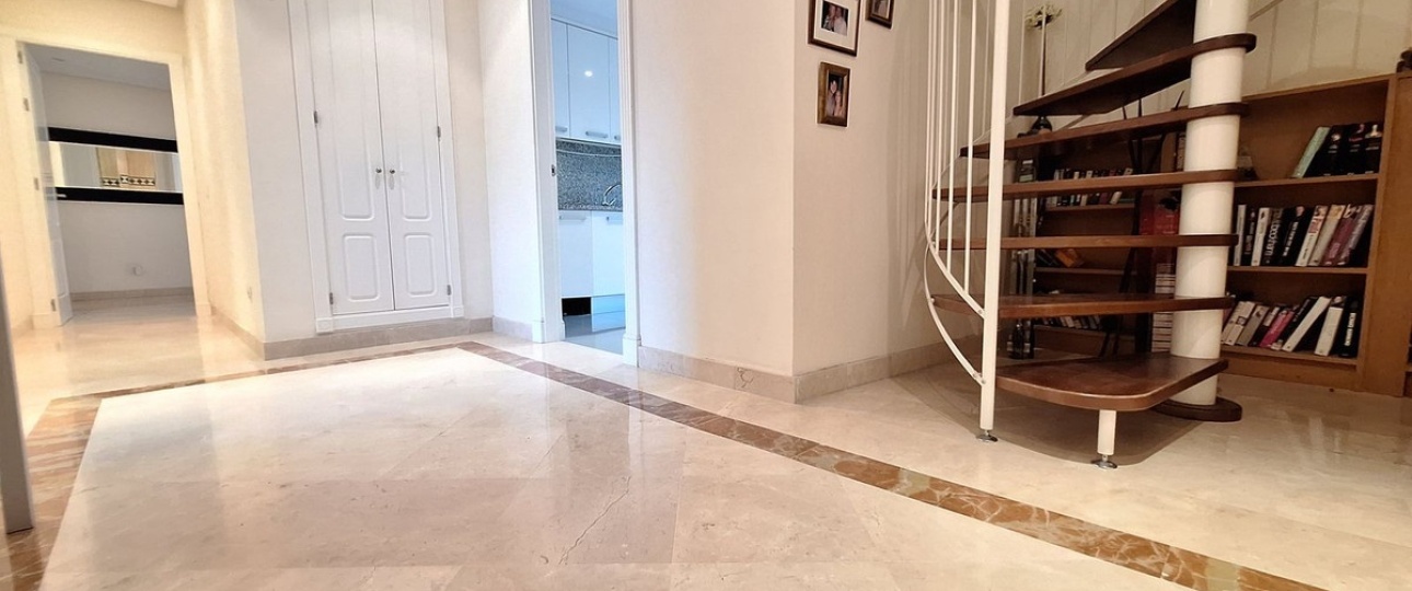 Resale - apartment - Marbella - Nueva Andalucía