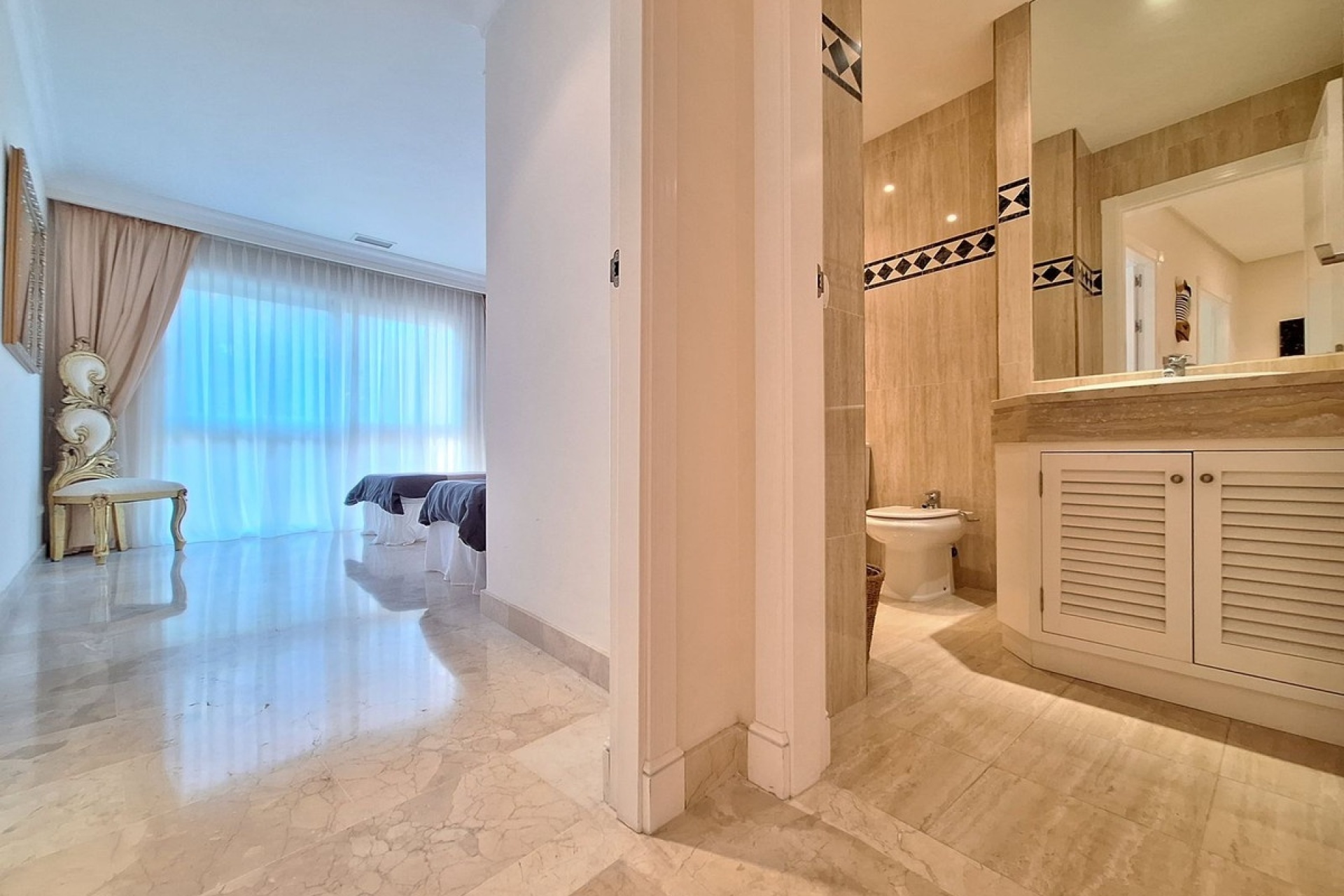 Resale - apartment - Marbella - Nueva Andalucía