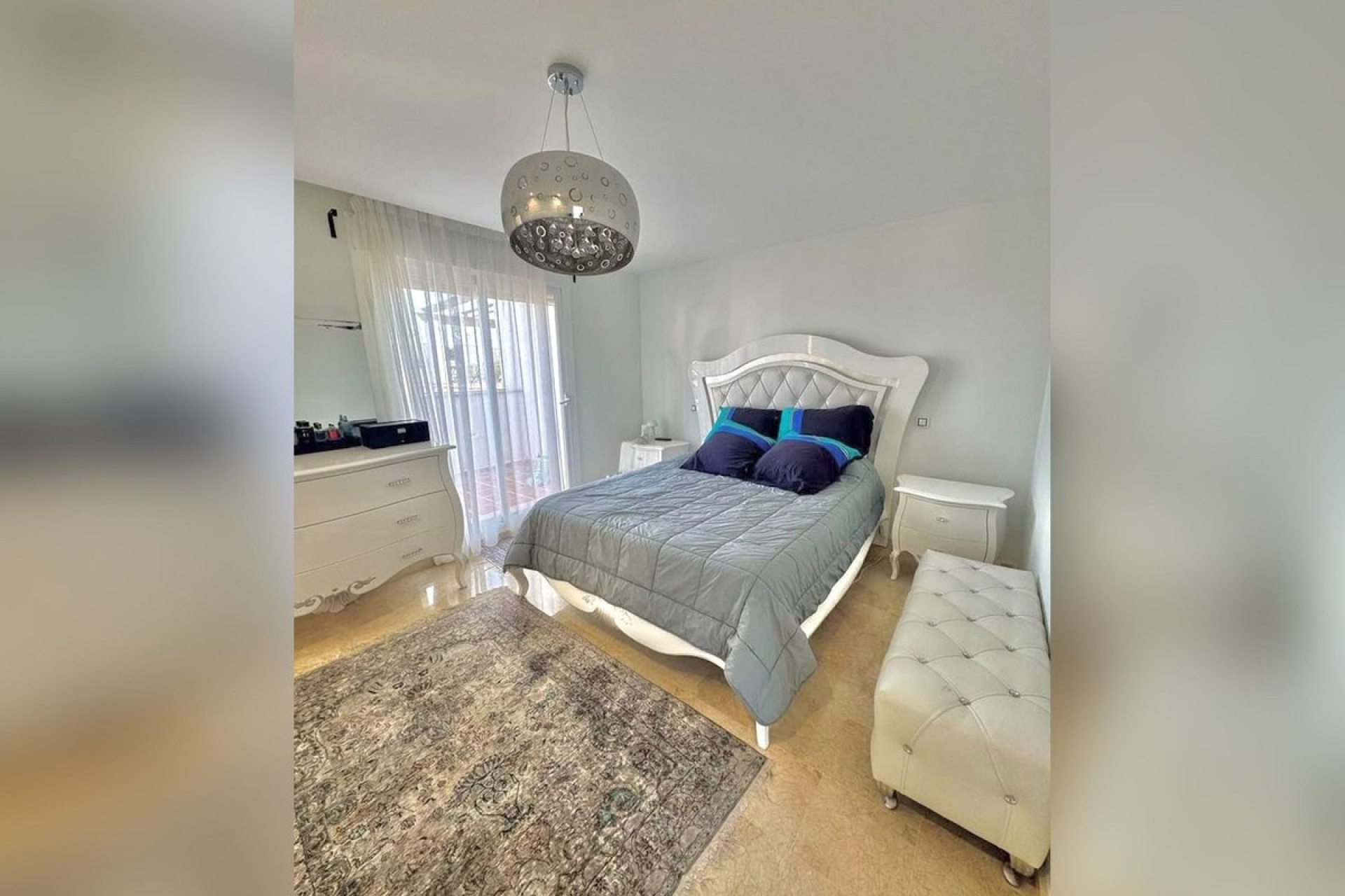 Resale - apartment - Marbella - Nueva Andalucía