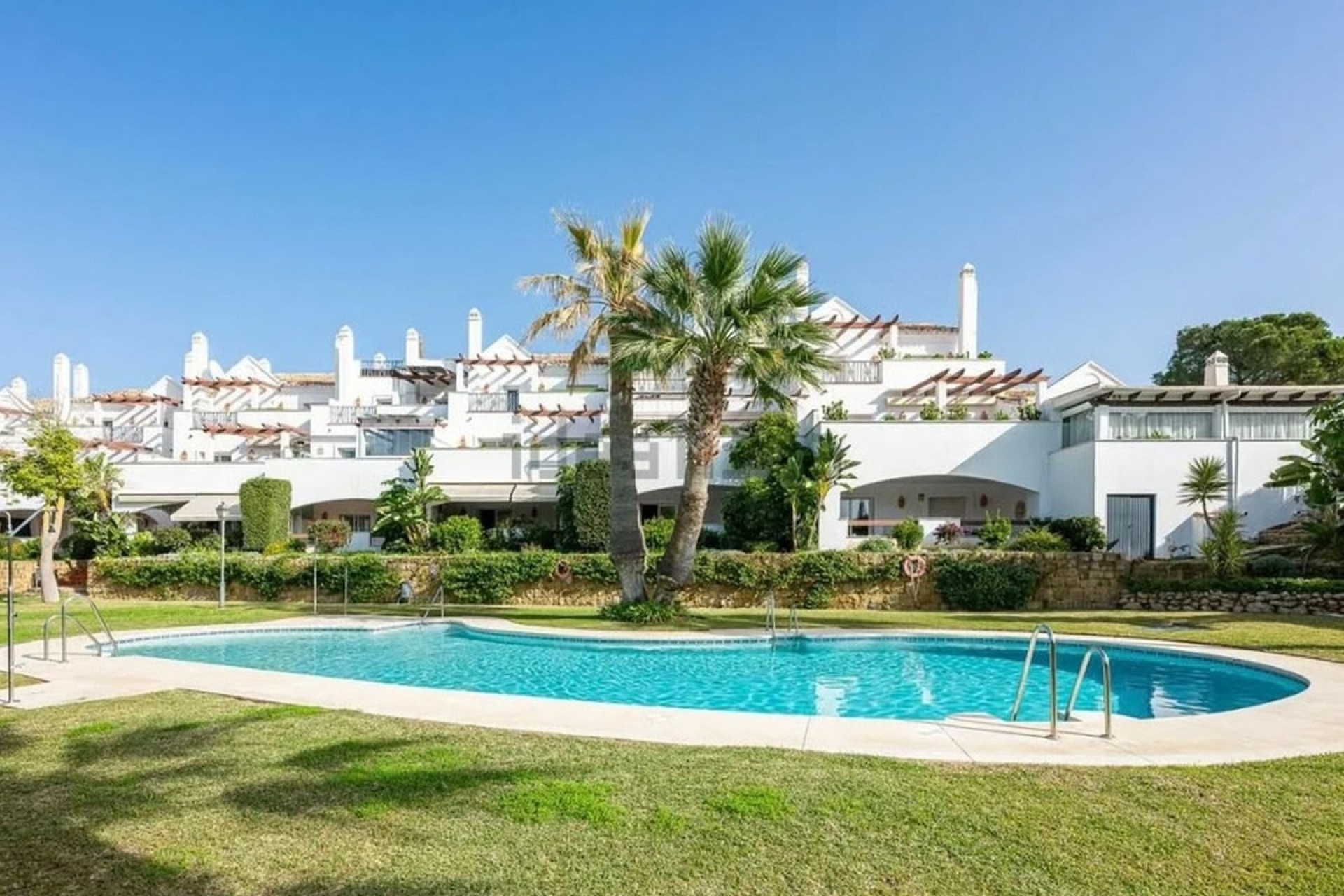 Resale - apartment - Marbella - Nueva Andalucía