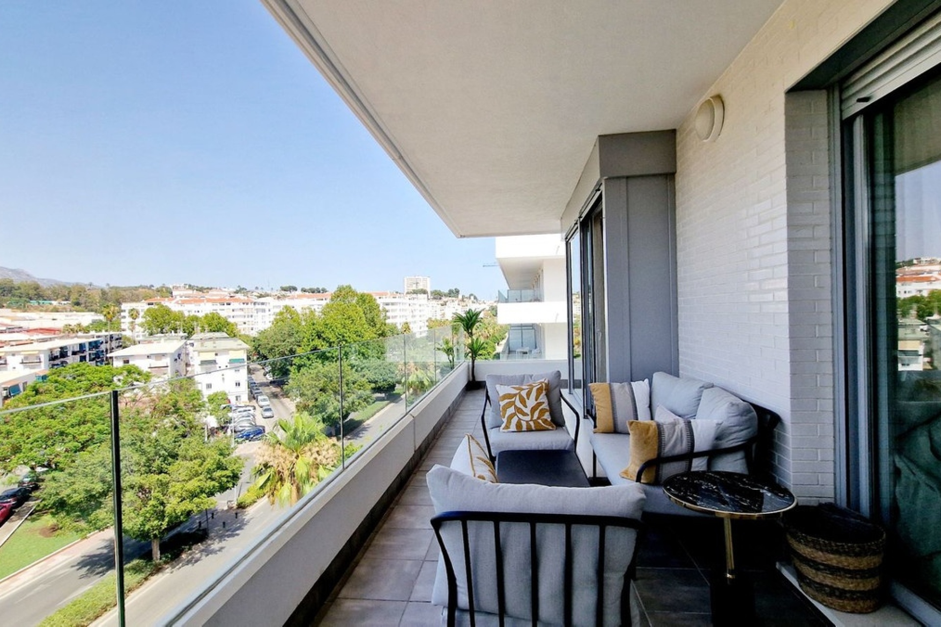 Resale - apartment - Marbella - Nueva Andalucía