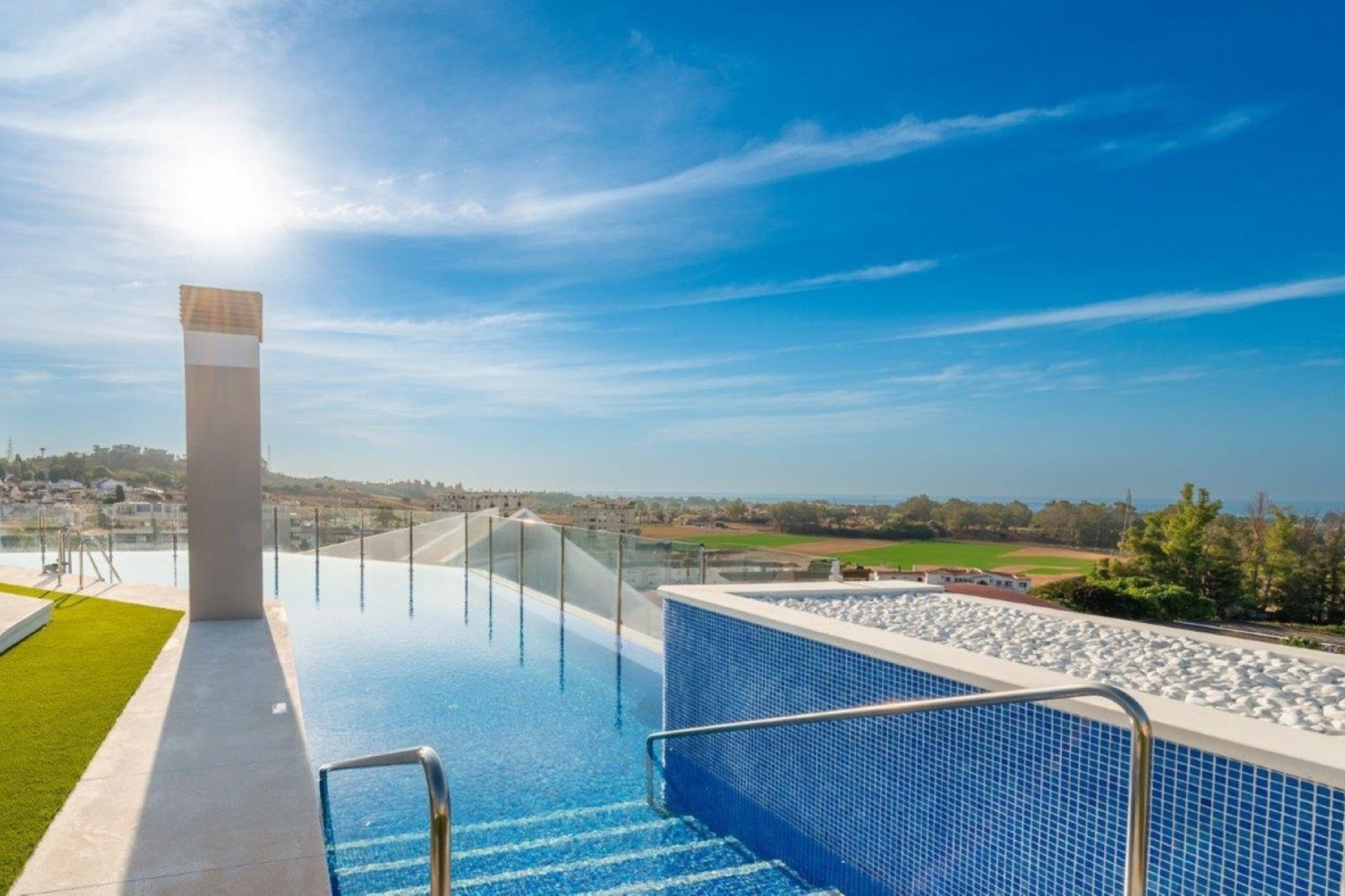 Resale - apartment - Marbella - Nueva Andalucía
