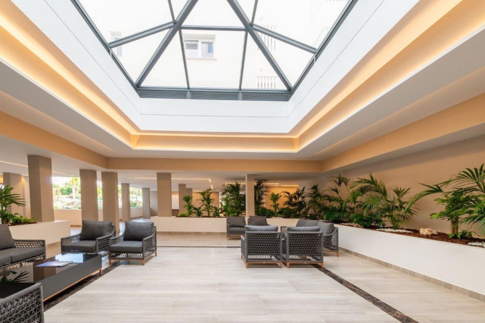Resale - apartment - Marbella - Nueva Andalucía