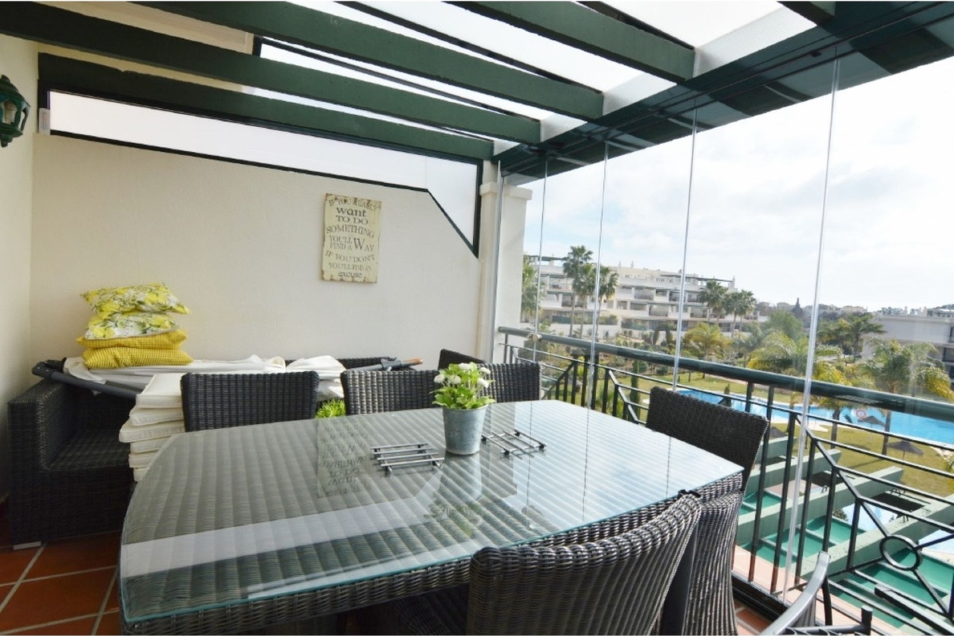 Resale - apartment - Marbella - Nueva Andalucía