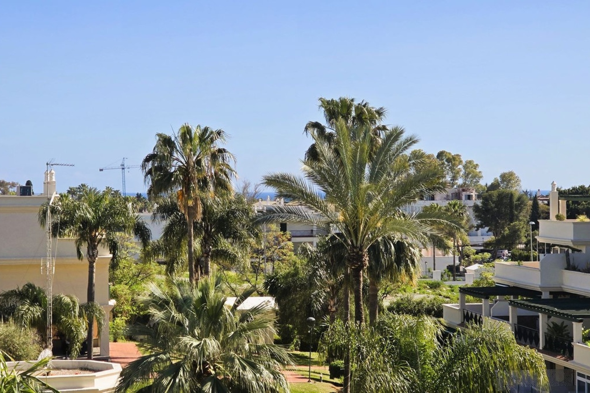Resale - apartment - Marbella - Nueva Andalucía