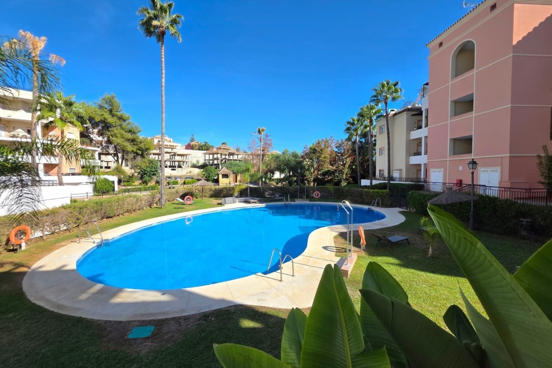 Resale - apartment - Marbella - Nueva Andalucía