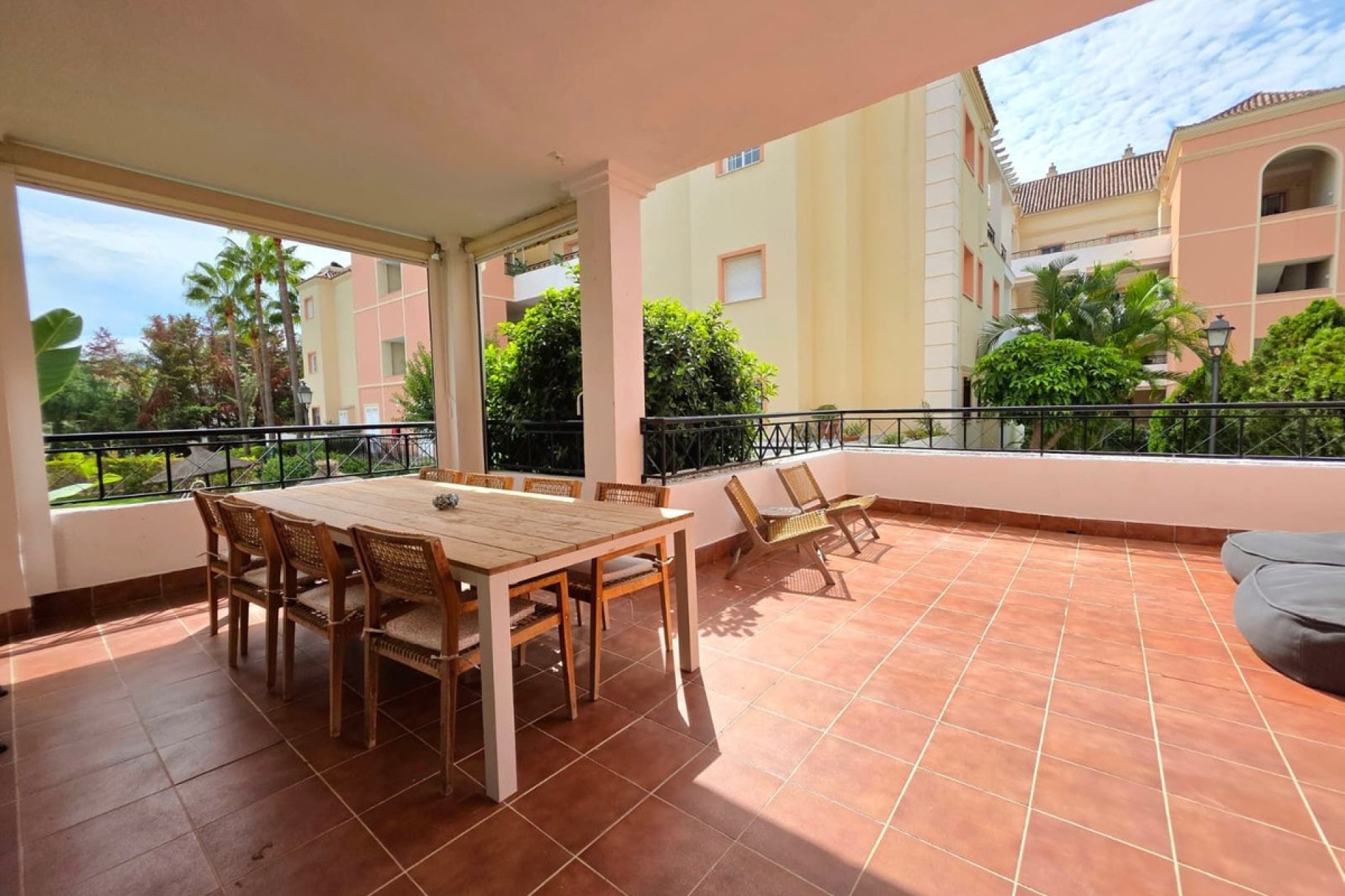 Resale - apartment - Marbella - Nueva Andalucía