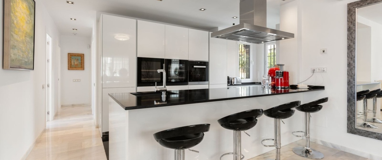 Resale - apartment - Marbella - Nueva Andalucía
