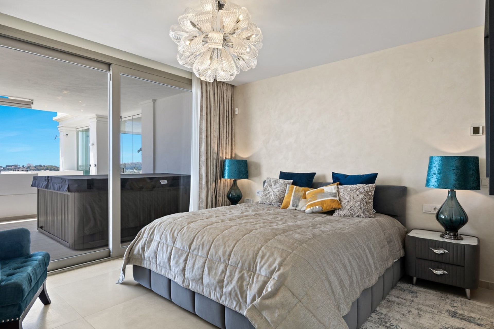 Resale - apartment - Marbella - Nueva Andalucía