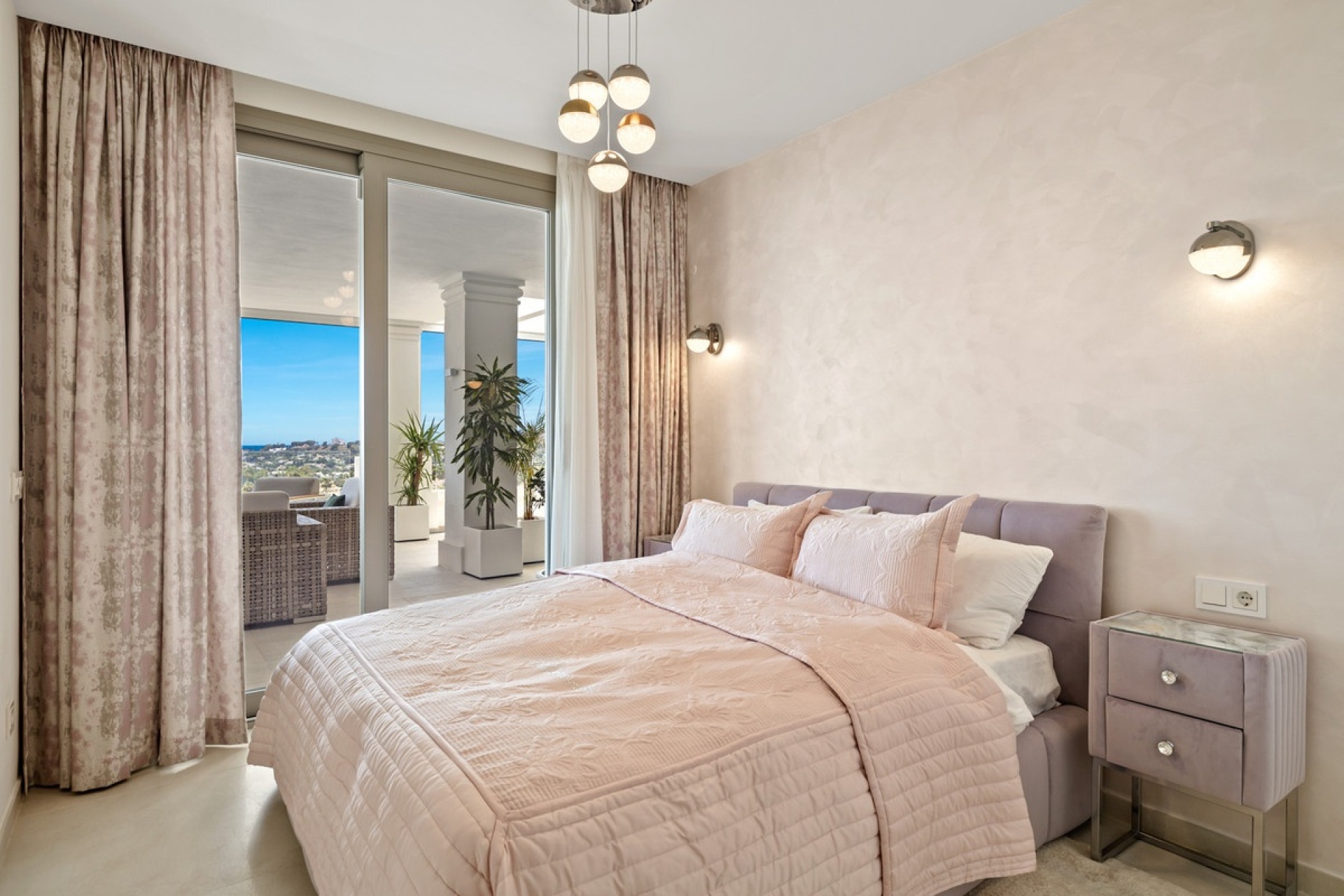 Resale - apartment - Marbella - Nueva Andalucía