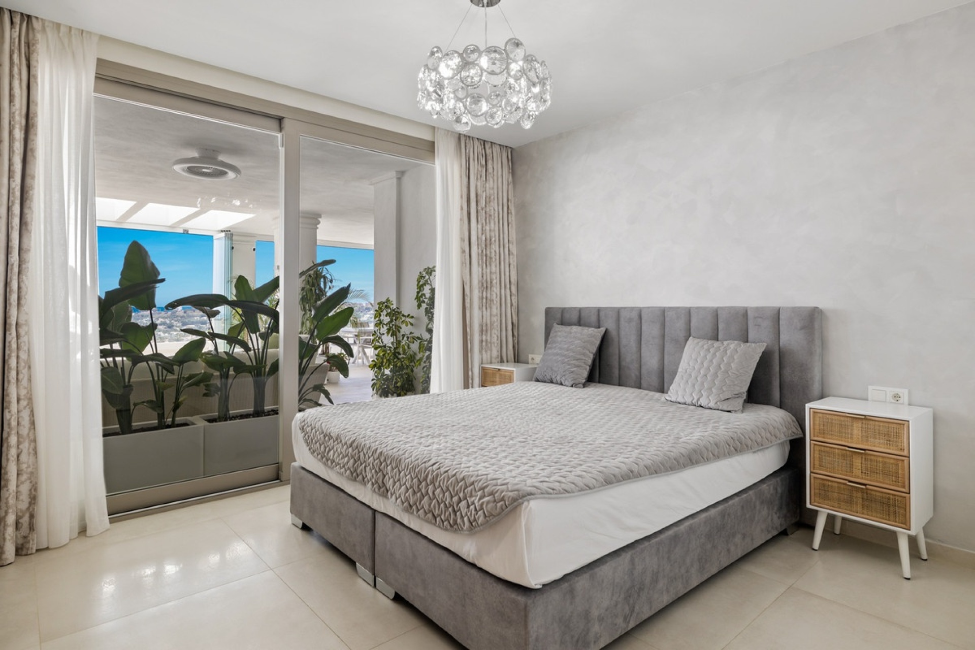 Resale - apartment - Marbella - Nueva Andalucía