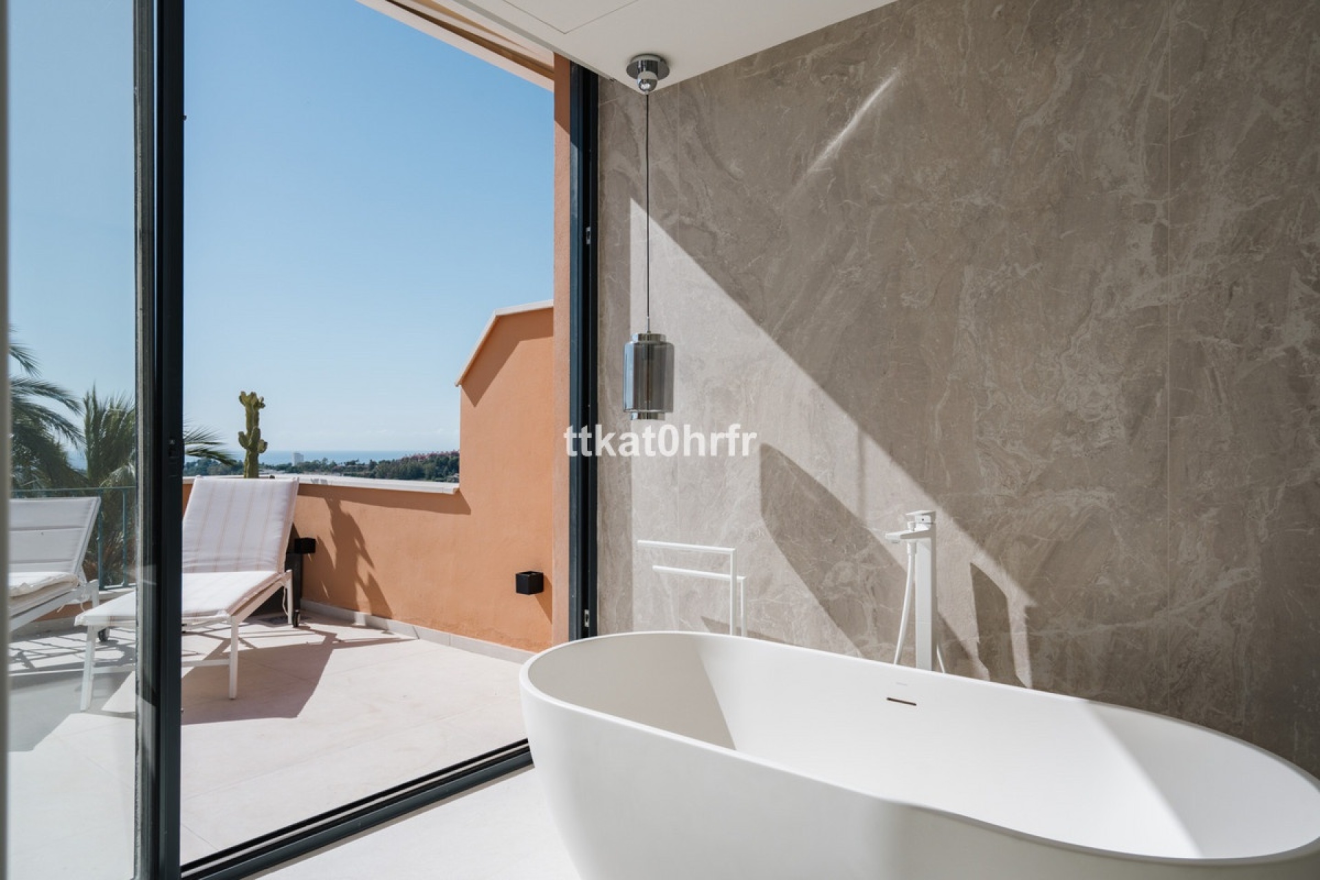 Resale - apartment - Marbella - Nueva Andalucía