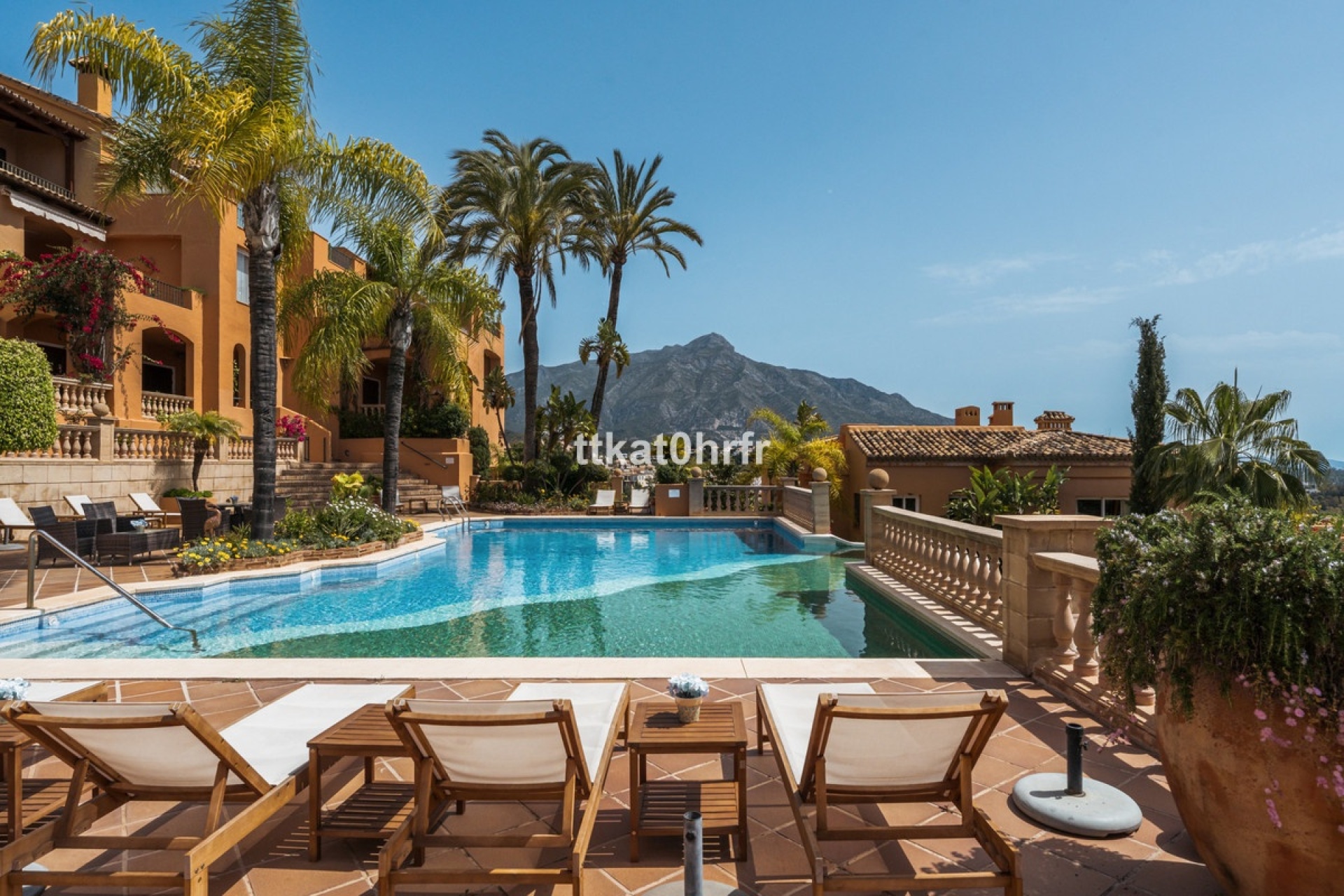 Resale - apartment - Marbella - Nueva Andalucía