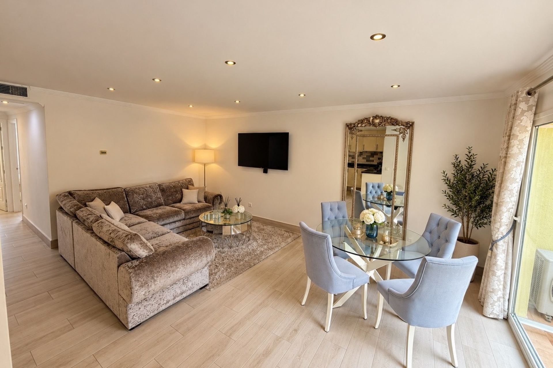 Resale - apartment - Marbella - Nueva Andalucía