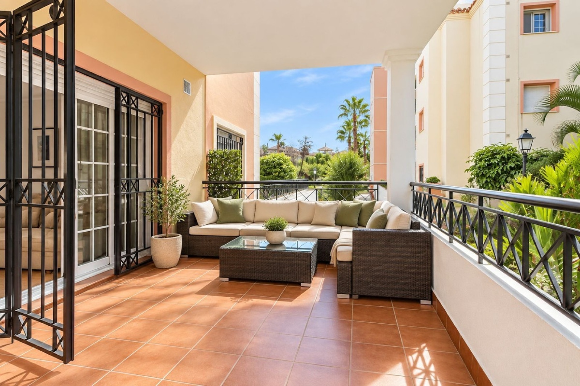 Resale - apartment - Marbella - Nueva Andalucía