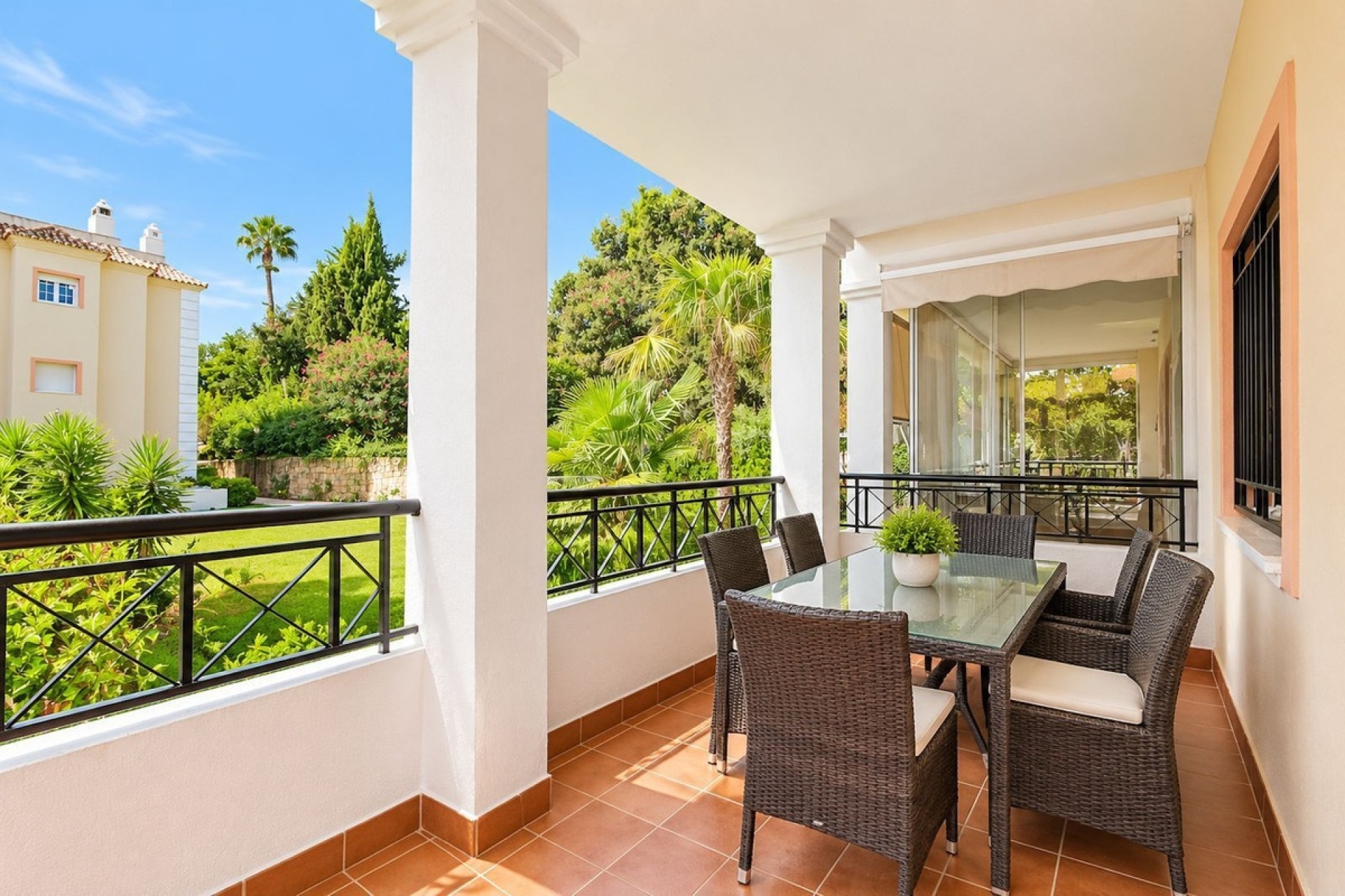 Resale - apartment - Marbella - Nueva Andalucía