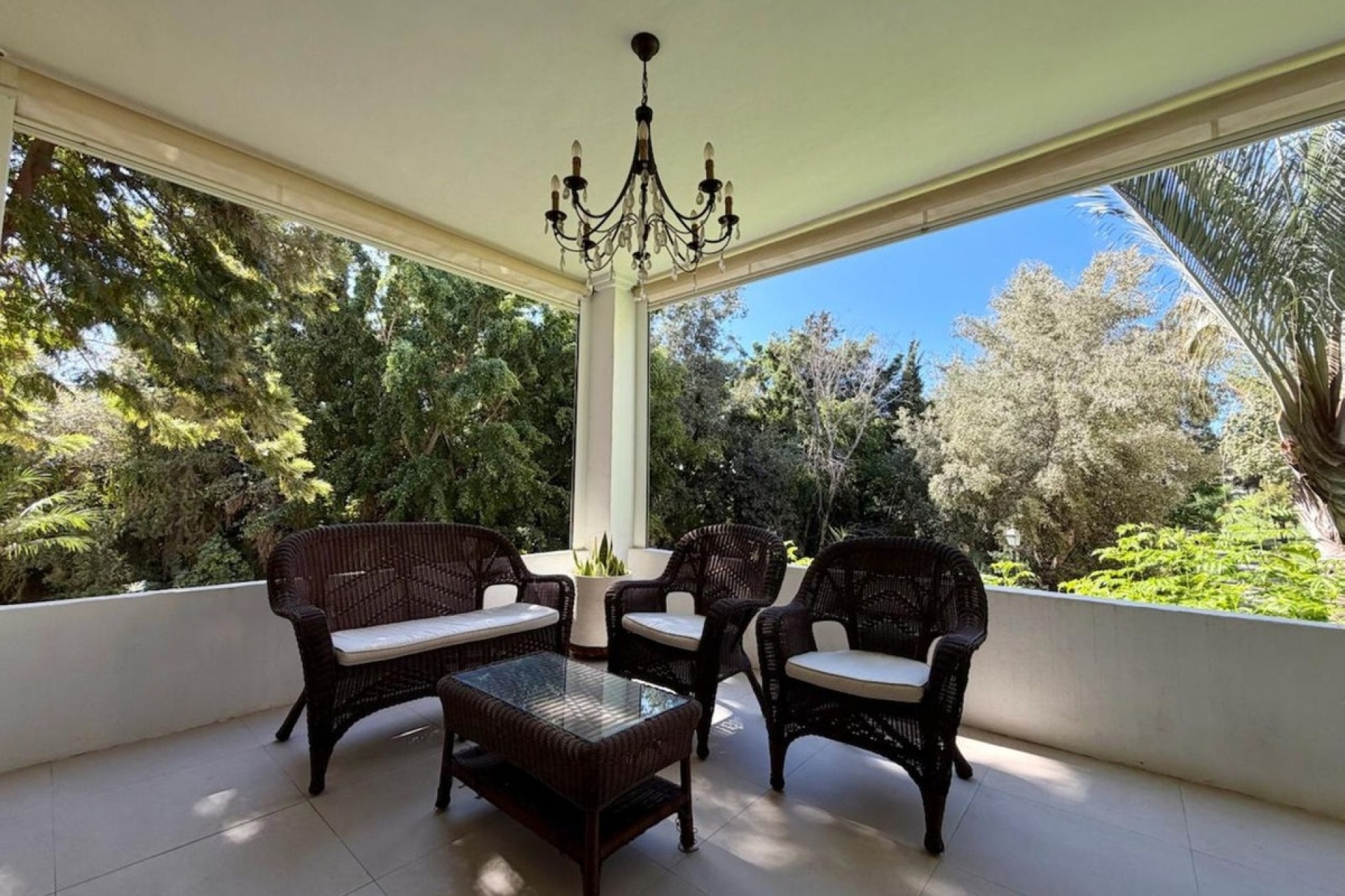 Resale - apartment - Marbella - Nueva Andalucía