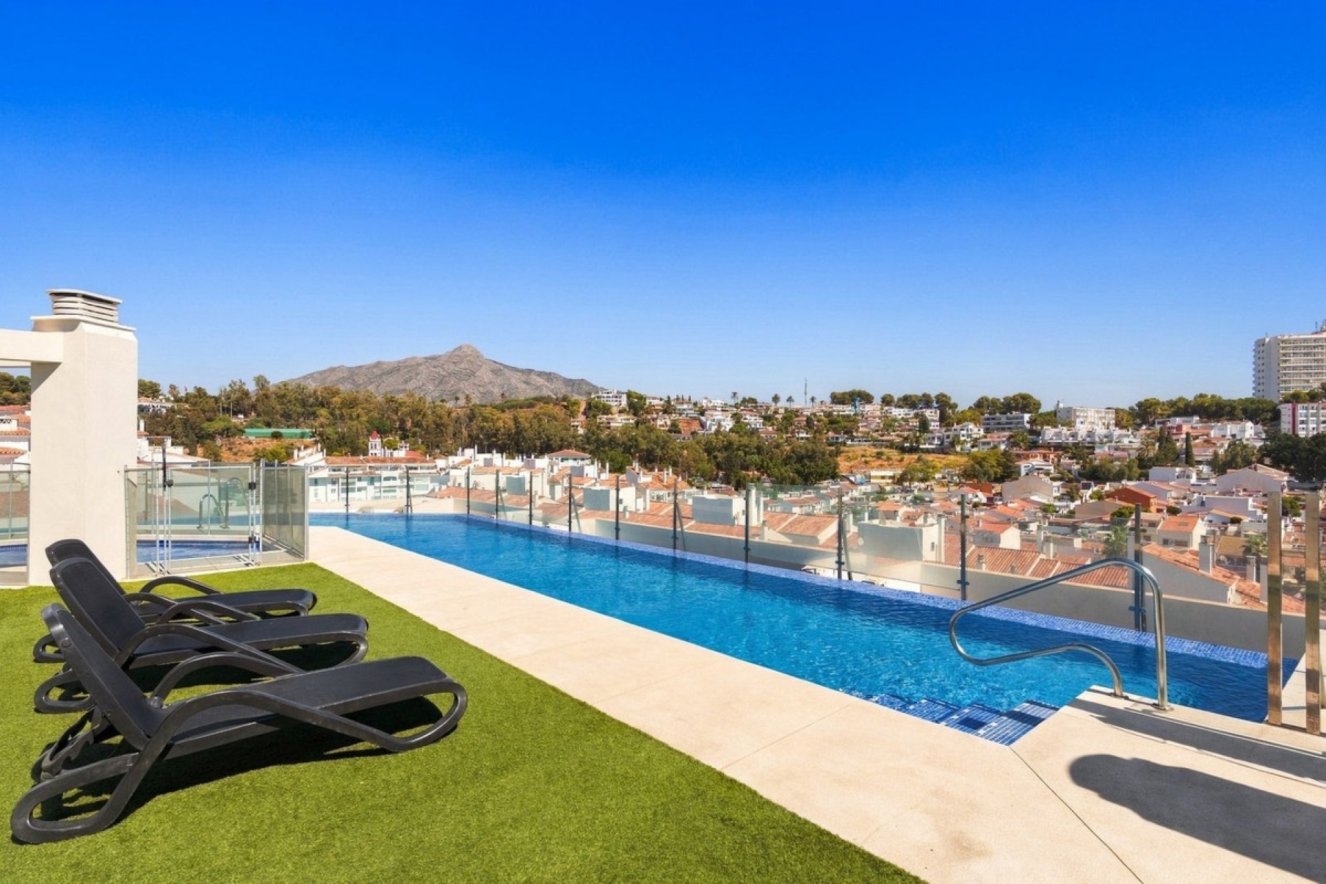 Resale - apartment - Marbella - Nueva Andalucía