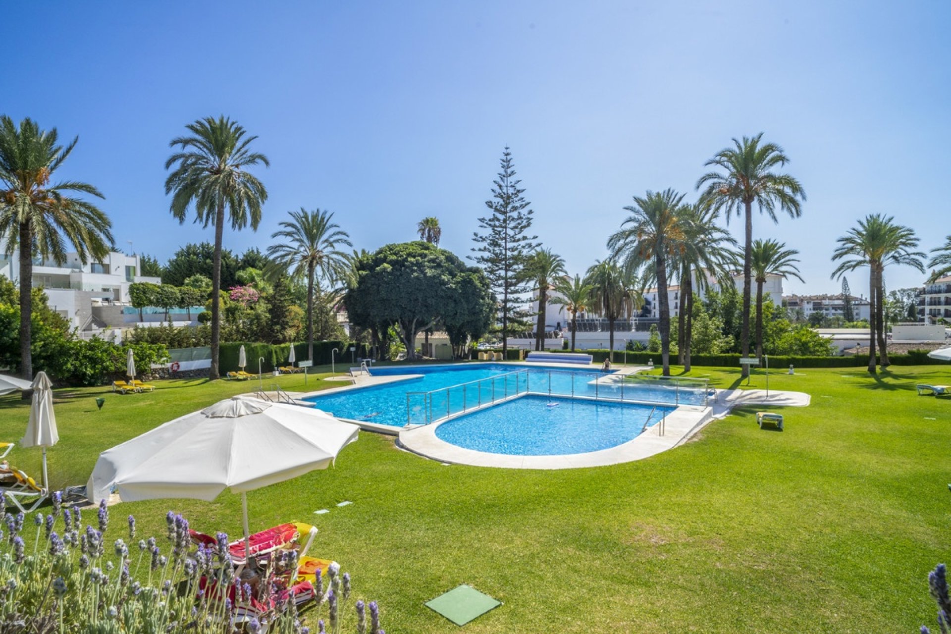Resale - apartment - Marbella - Nueva Andalucía
