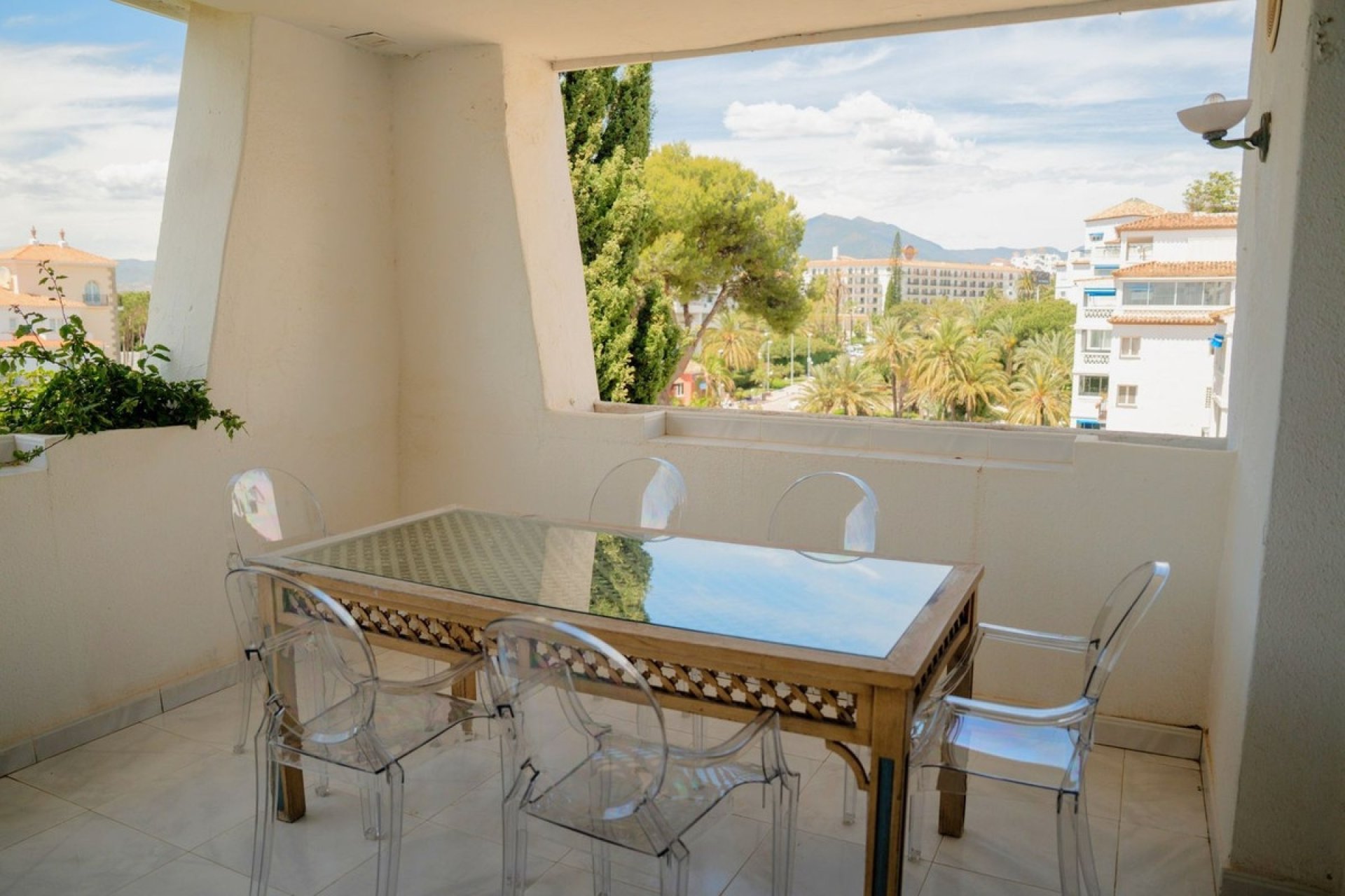 Resale - apartment - Marbella - Puerto Banús