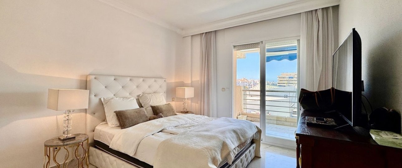Resale - apartment - Marbella - Puerto Banús