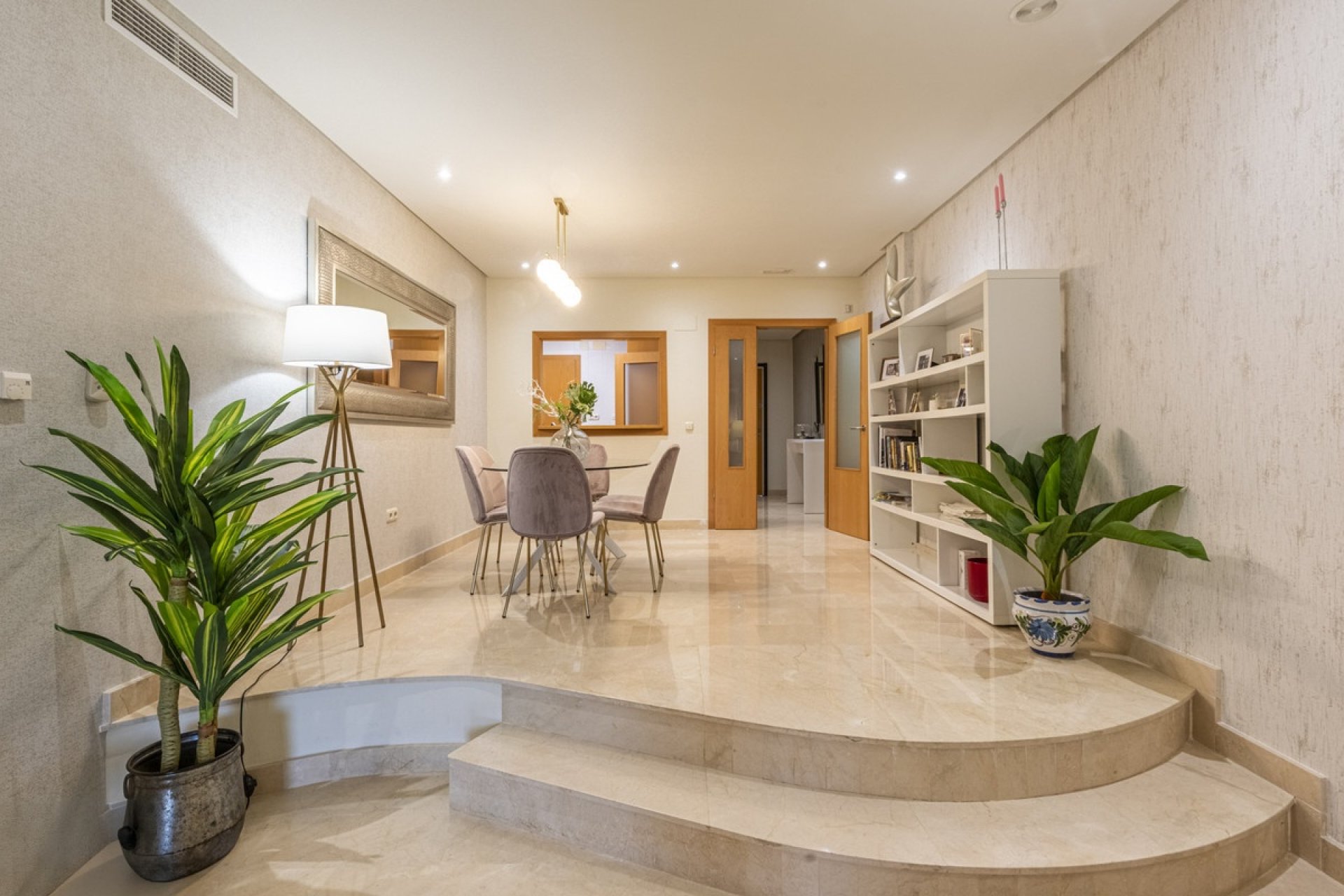 Resale - apartment - Marbella - Puerto Banús