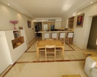 Resale - apartment - Marbella - Puerto Banús