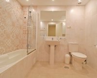 Resale - apartment - Marbella - Puerto Banús