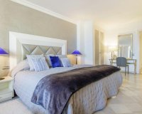 Resale - apartment - Marbella - Puerto Banús