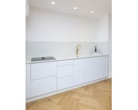 Resale - apartment - Marbella - Puerto Banús