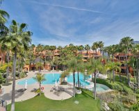 Resale - apartment - Marbella - Puerto Banús