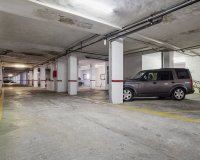 Resale - apartment - Marbella - Puerto Banús