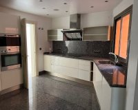 Resale - apartment - Marbella - Puerto Banús