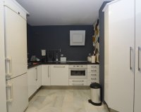 Resale - apartment - Marbella - Puerto Banús