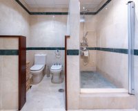 Resale - apartment - Marbella - Puerto Banús
