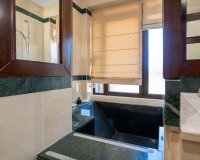 Resale - apartment - Marbella - Puerto Banús