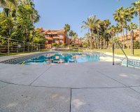 Resale - apartment - Marbella - Puerto Banús